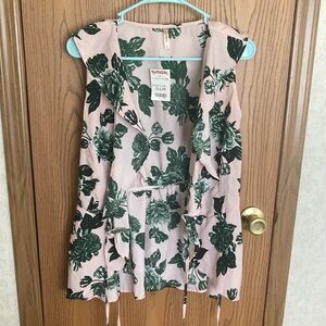 NWT Floral Sleeveless Top